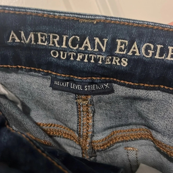 American Eagle Distressed Denim Jean Shorts Next Level Stretch Midi size 8 - Picture 5 of 7